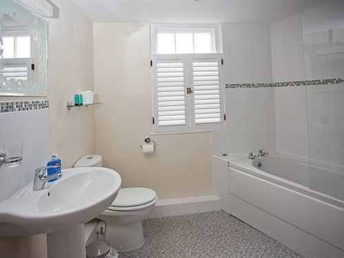 キングスブリッジ The Tradesmans Arms Bed & Breakfast エクステリア 写真
